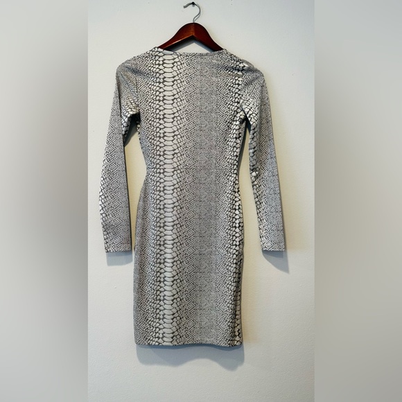 French Connection Women's Long Sleeve Snake Jacquard Dress Silver Size 0 - Picture 11 of 11